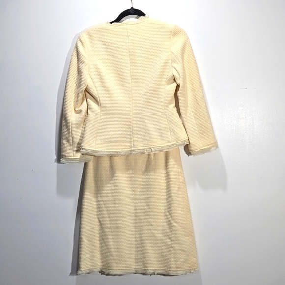 Banana Republic Ivory Textured Rose Skirt Set 2 - Picture 4 of 13